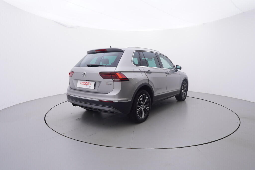 OV190V08738_14.webp_TIGUAN Carat 2.0 TSI 132 kW automat