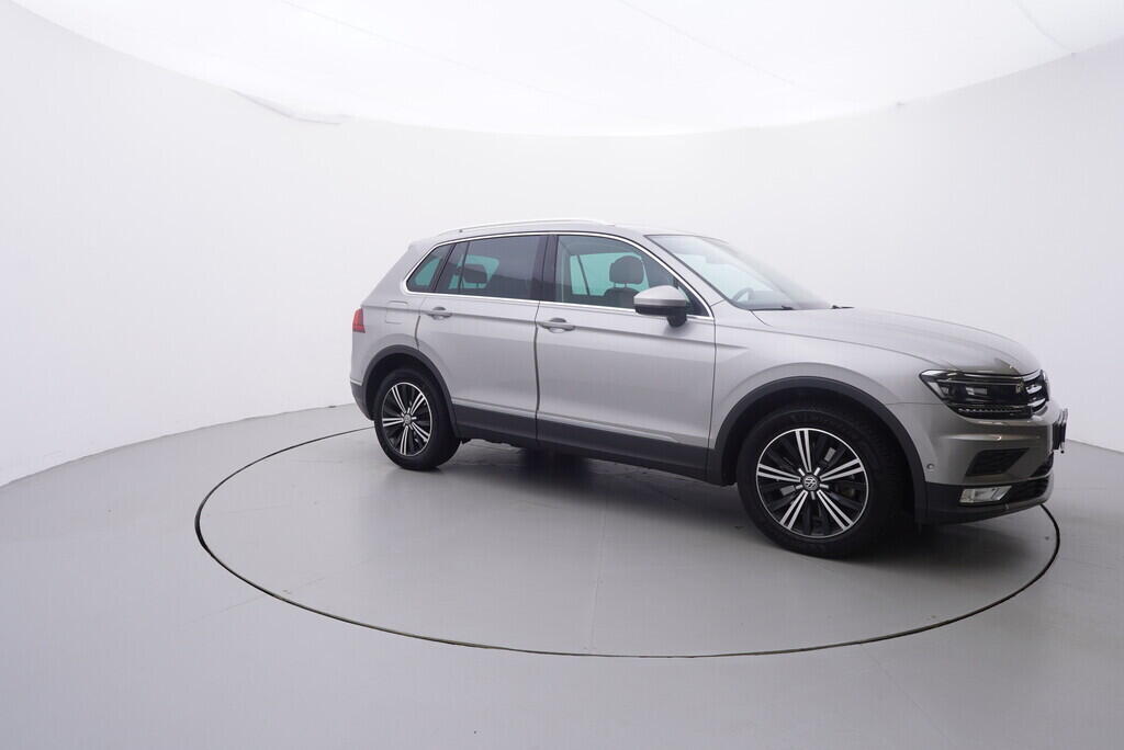 OV190V08738_16.webp_TIGUAN Carat 2.0 TSI 132 kW automat