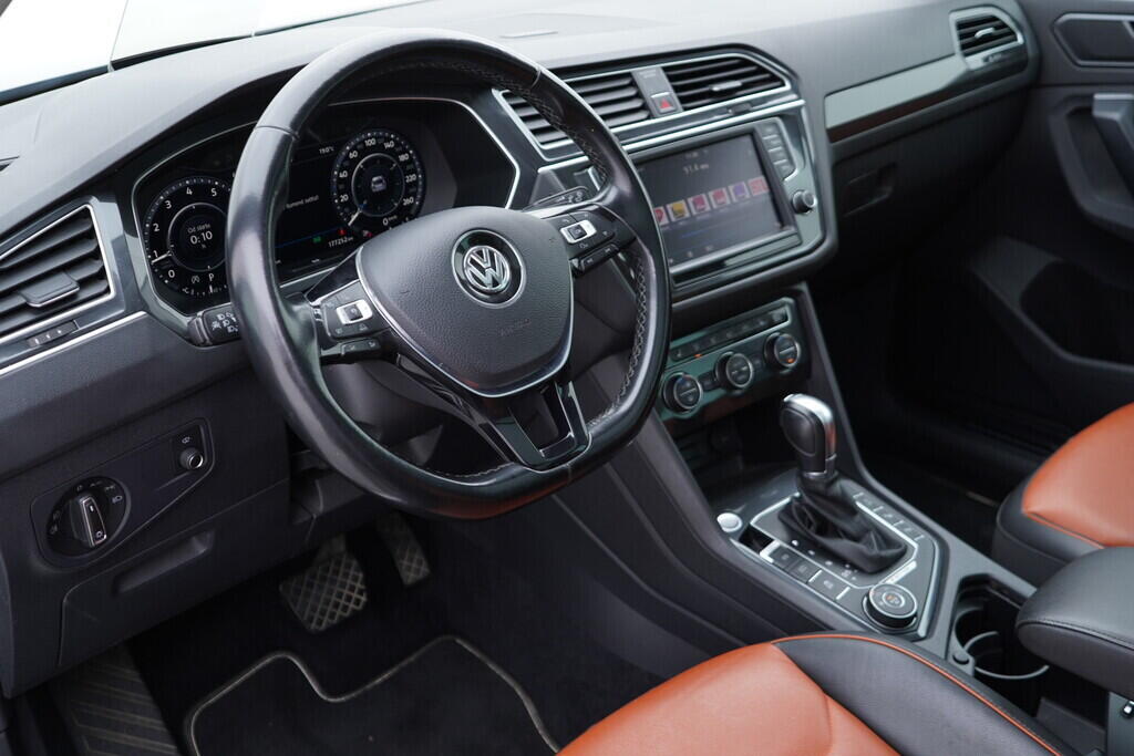 OV190V08738_23.webp_TIGUAN Carat 2.0 TSI 132 kW automat
