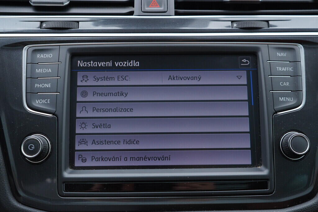 OV190V08738_35.webp_TIGUAN Carat 2.0 TSI 132 kW automat