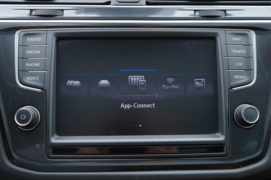 OV190V08738_36.webp_TIGUAN Carat 2.0 TSI 132 kW automat