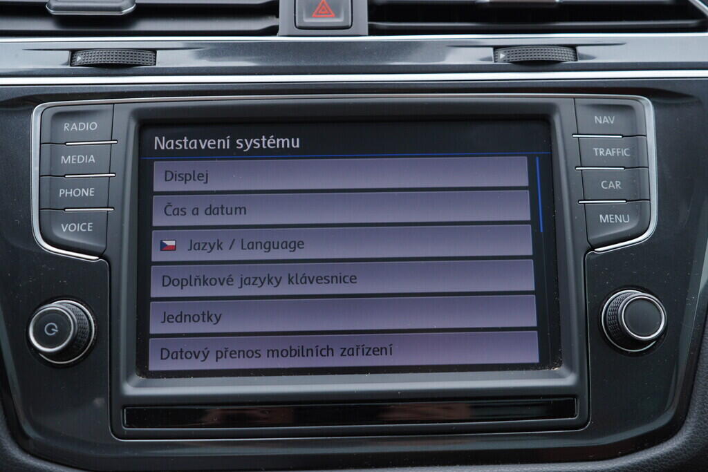 OV190V08738_37.webp_TIGUAN Carat 2.0 TSI 132 kW automat