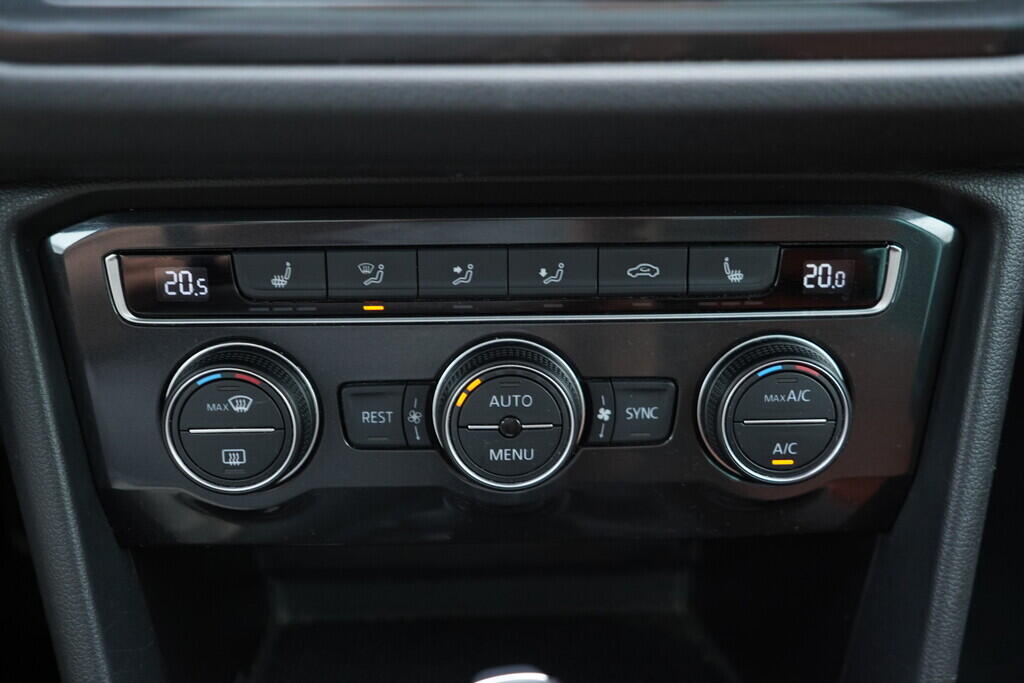 OV190V08738_38.webp_TIGUAN Carat 2.0 TSI 132 kW automat