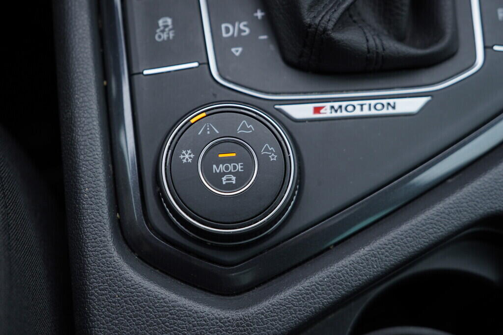 OV190V08738_40.webp_TIGUAN Carat 2.0 TSI 132 kW automat