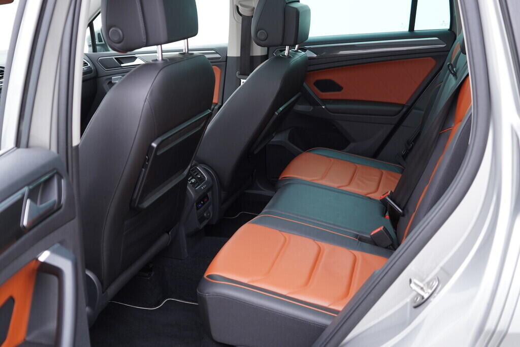 OV190V08738_41.webp_TIGUAN Carat 2.0 TSI 132 kW automat