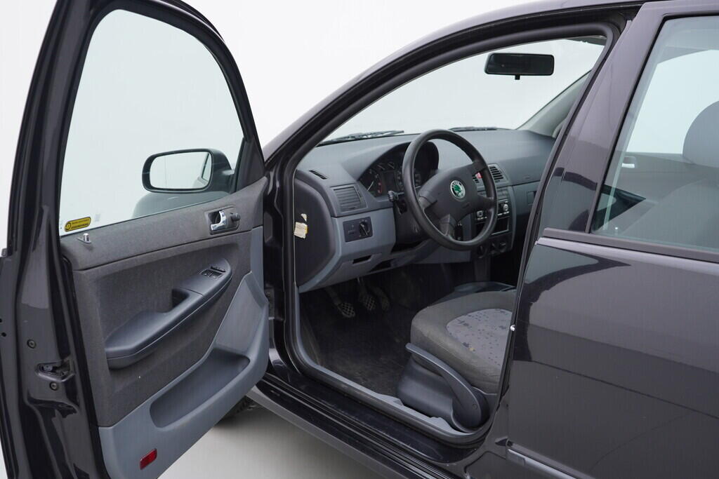OV190V08741_18.webp_FABIA Classic 1.2 HTP 47 kW manuál