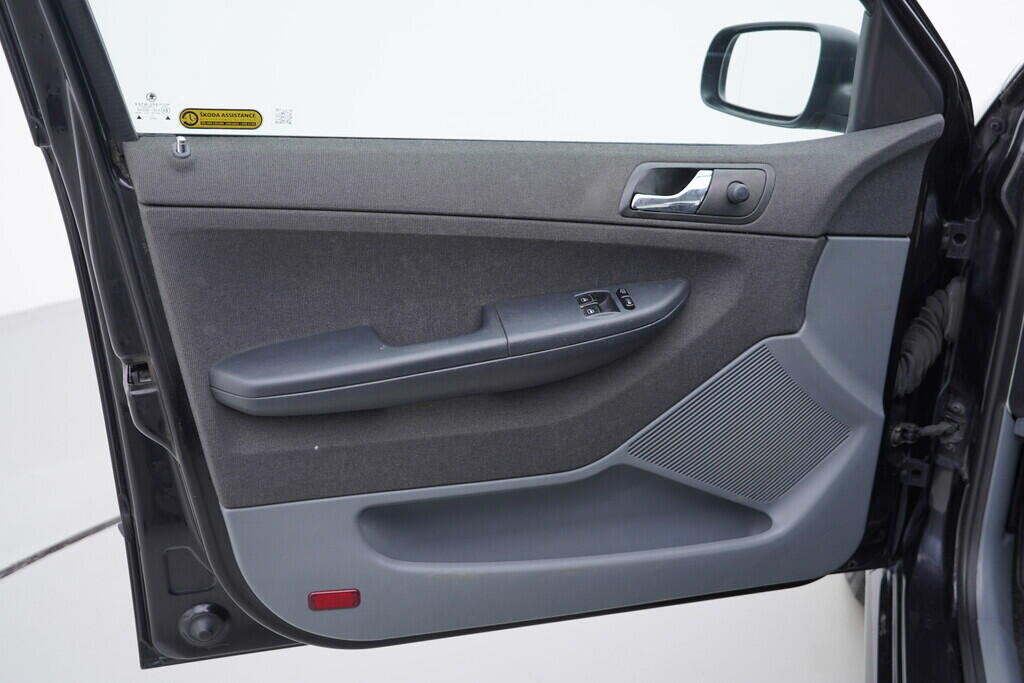 OV190V08741_19.webp_FABIA Classic 1.2 HTP 47 kW manuál