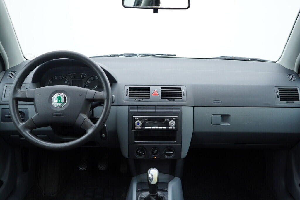 OV190V08741_25.webp_FABIA Classic 1.2 HTP 47 kW manuál