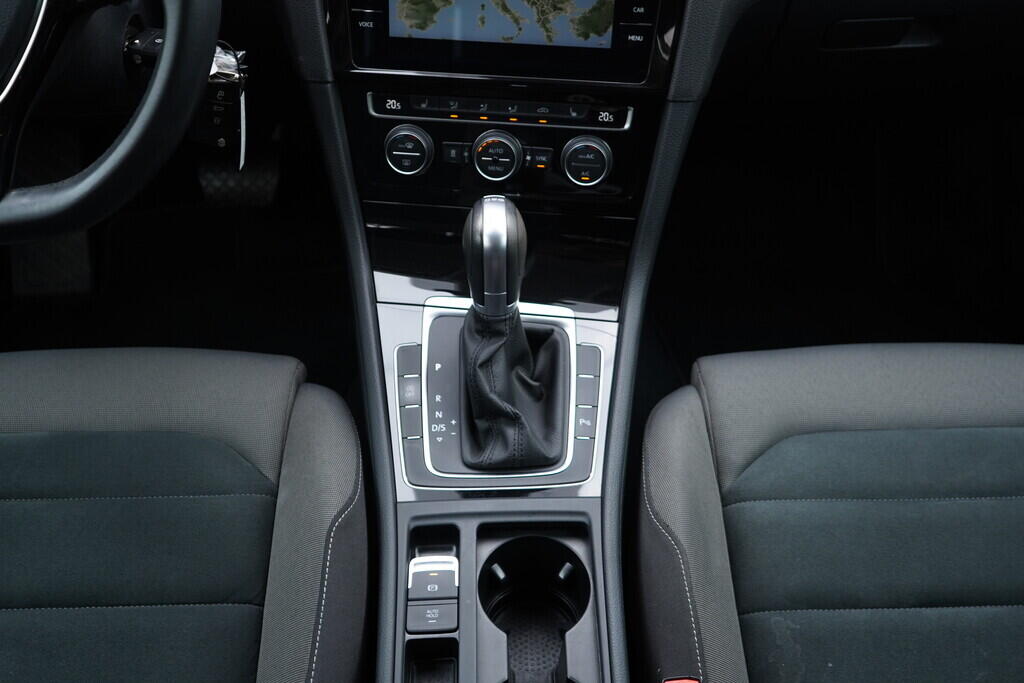 OV190V08742_33.webp_GOLF VARIANT Highline 1.5 TSI 110 kW automat