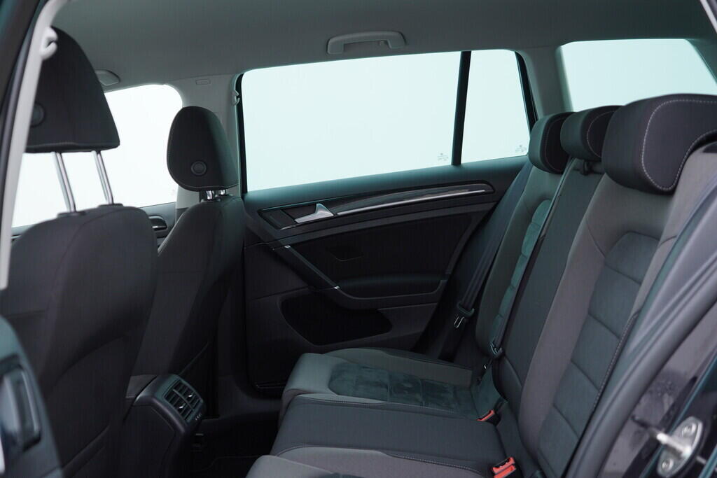 OV190V08742_37.webp_GOLF VARIANT Highline 1.5 TSI 110 kW automat