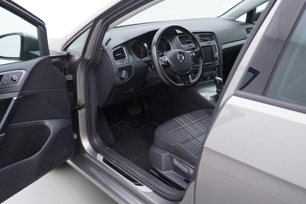 OV190V08744_18.webp_GOLF Lounge 2.0 TDI 110 kW automat
