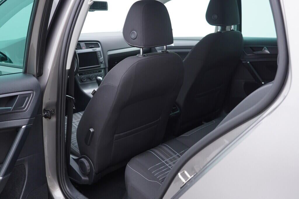 OV190V08744_33.webp_GOLF Lounge 2.0 TDI 110 kW automat