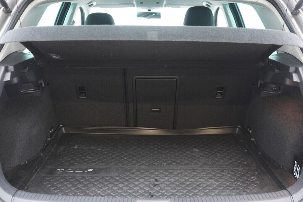 OV190V08744_36.webp_GOLF Lounge 2.0 TDI 110 kW automat