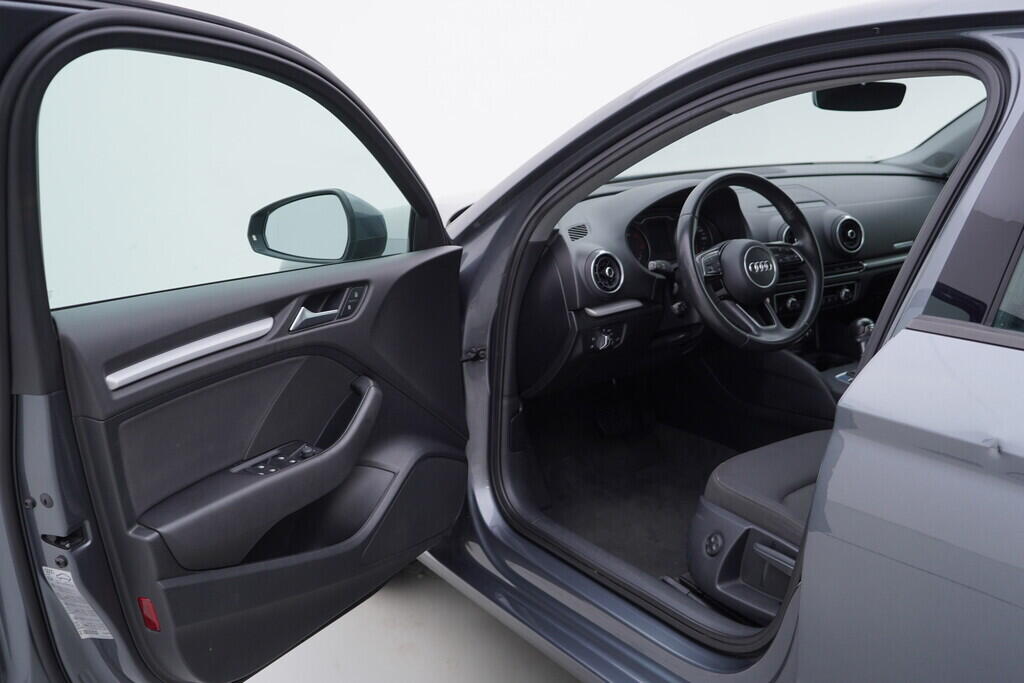 OV190V08745_18.webp_A3 Sport 1.6 TDI 85 kW automat