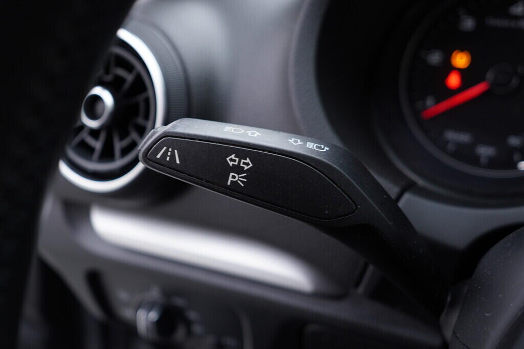 OV190V08745_24.webp_A3 Sport 1.6 TDI 85 kW automat