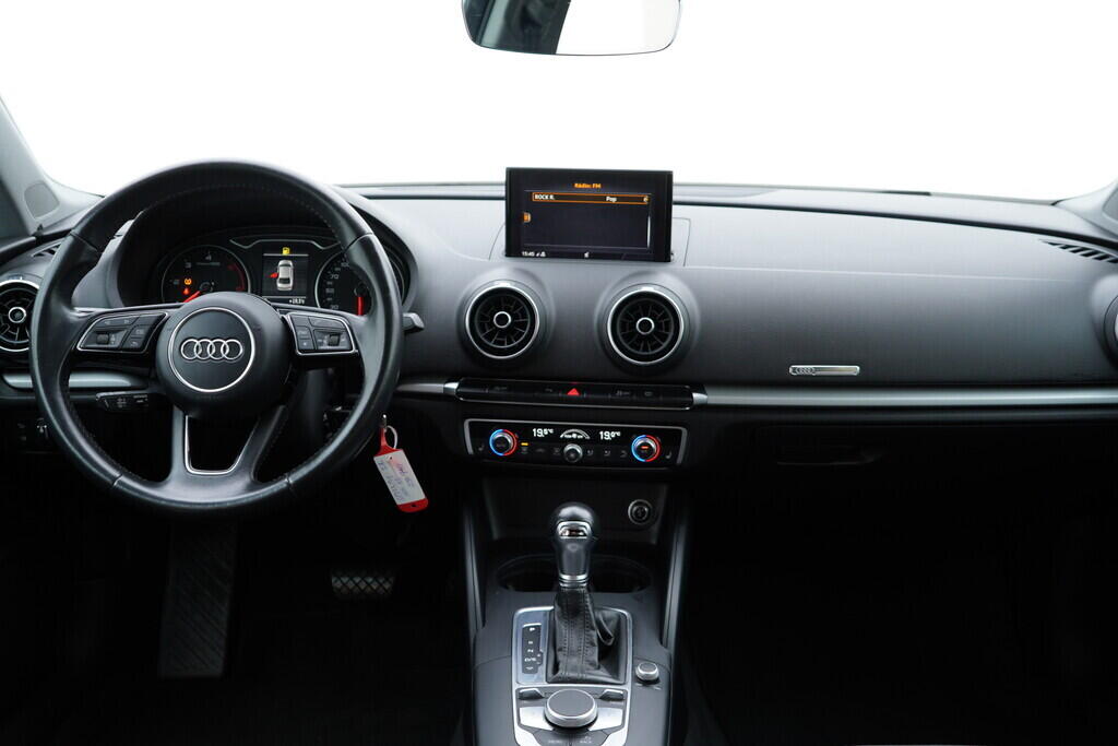 OV190V08745_27.webp_A3 Sport 1.6 TDI 85 kW automat