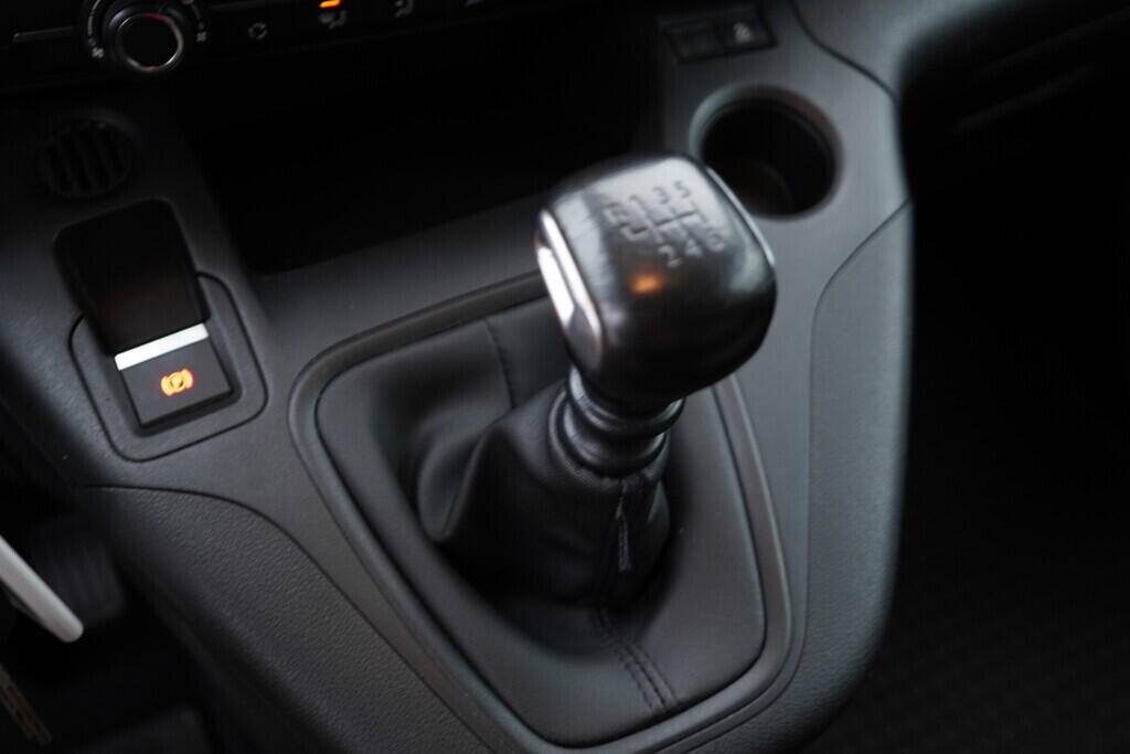 OV190V08760_30.webp_BERLINGO  1.5  96 kW manuál