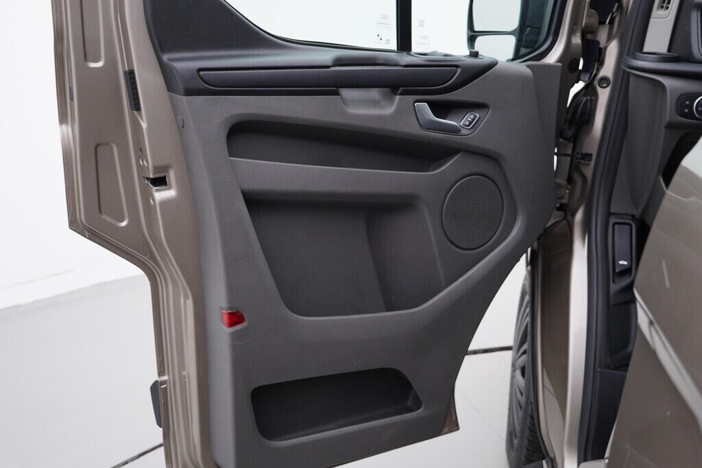 OV190V08765_19.webp_TRANSIT CUSTOM  2.0  110 kW manuál, DPH