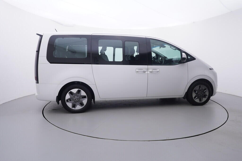 OV190V08767_15.webp_STARIA  2.2 CRDi 130 kW automat, DPH