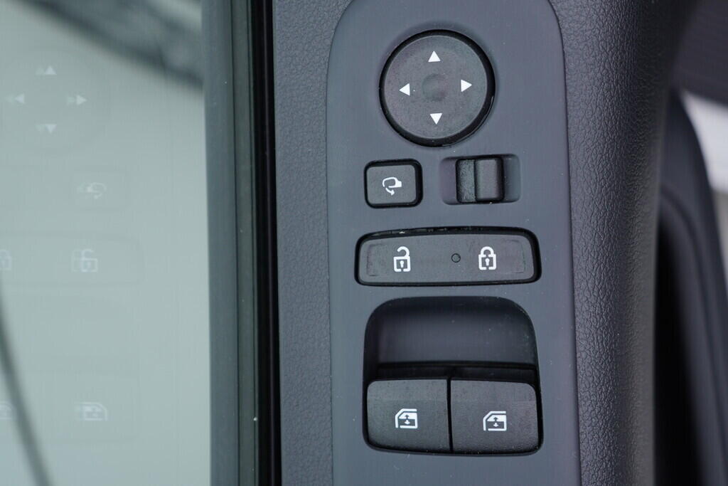 OV190V08767_20.webp_STARIA  2.2 CRDi 130 kW automat, DPH