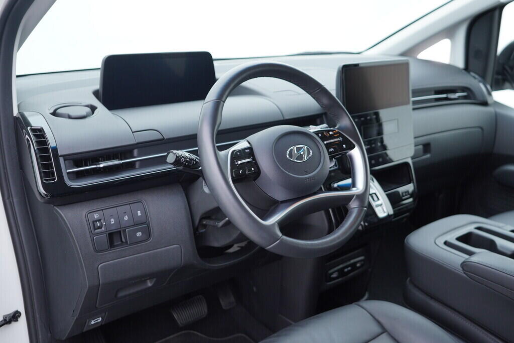 OV190V08767_22.webp_STARIA  2.2 CRDi 130 kW automat, DPH