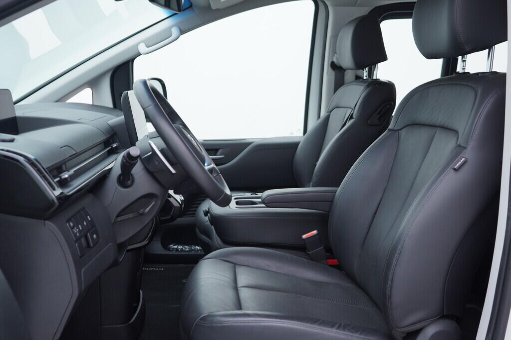 OV190V08767_23.webp_STARIA  2.2 CRDi 130 kW automat, DPH