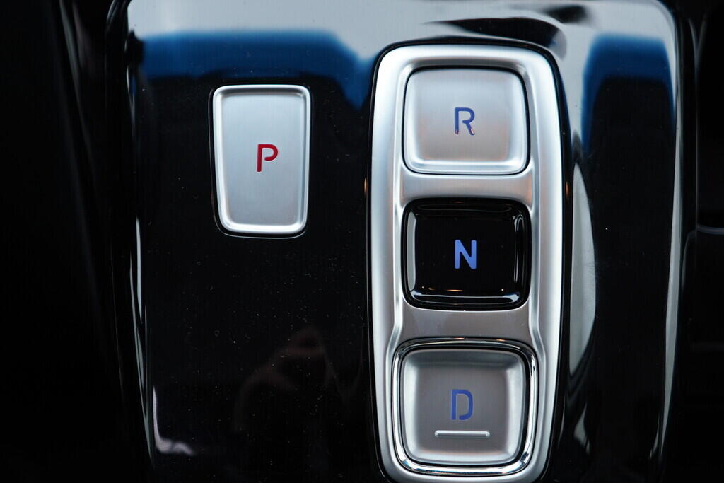 OV190V08767_34.webp_STARIA  2.2 CRDi 130 kW automat, DPH