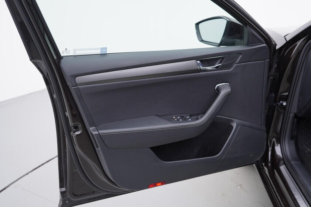 OV190V08773_19.webp_SUPERB Style 2.0 TDI 110 kW manuál, DPH