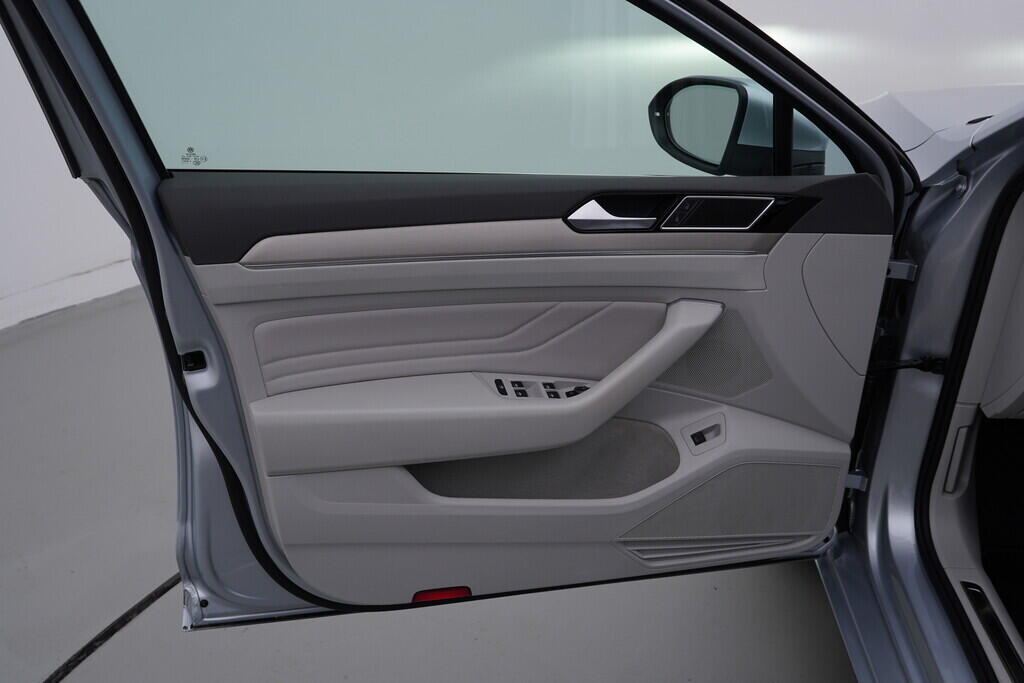 OV190V08779_19.webp_PASSAT VARIANT Elegance 2.0 TDI 110 kW automat, DPH