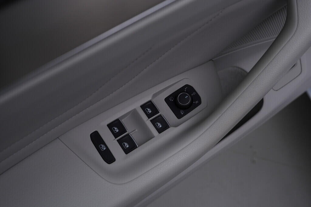 OV190V08779_20.webp_PASSAT VARIANT Elegance 2.0 TDI 110 kW automat, DPH