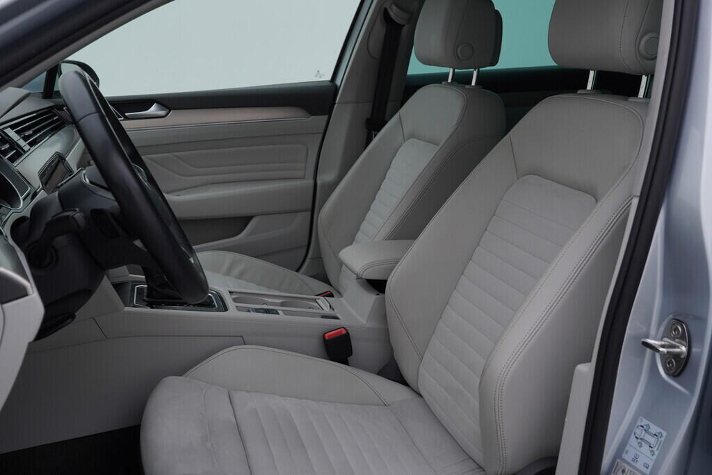 OV190V08779_23.webp_PASSAT VARIANT Elegance 2.0 TDI 110 kW automat, DPH