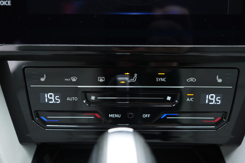 OV190V08779_33.webp_PASSAT VARIANT Elegance 2.0 TDI 110 kW automat, DPH