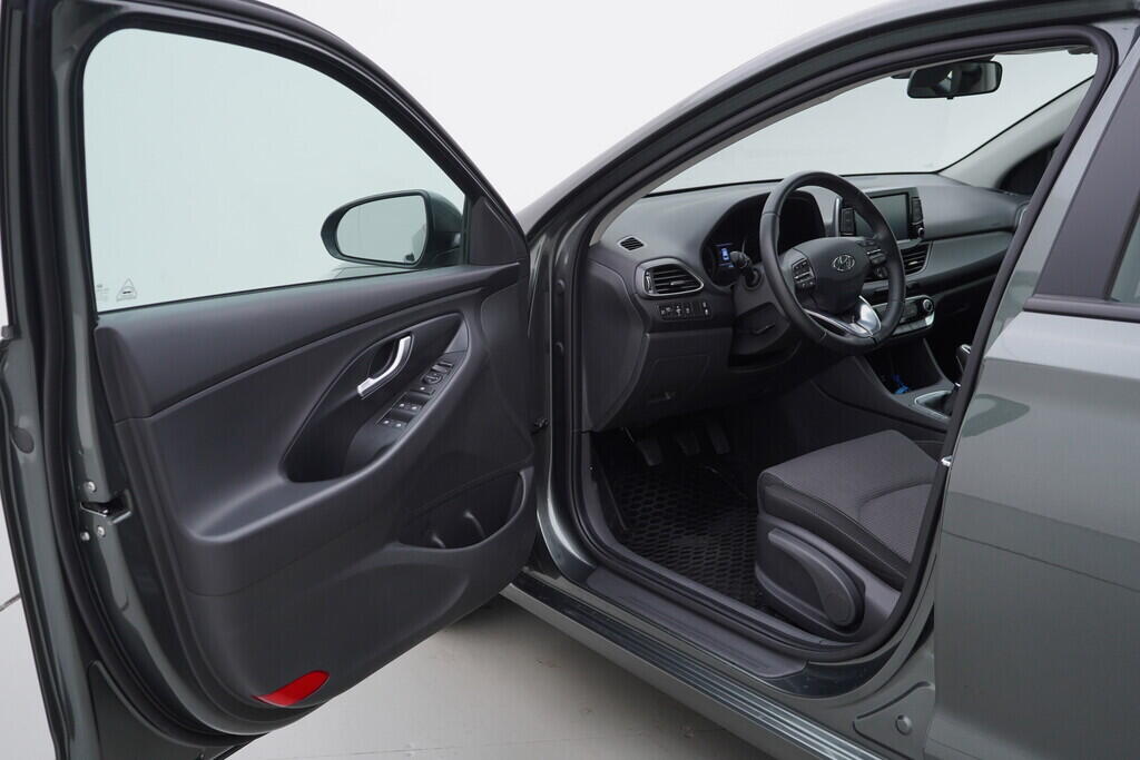 OV190V08780_18.webp_I30 Comfort 1.0  88 kW manuál, DPH