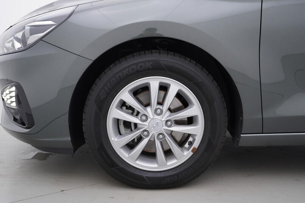 OV190V08780_35.webp_I30 Comfort 1.0  88 kW manuál, DPH