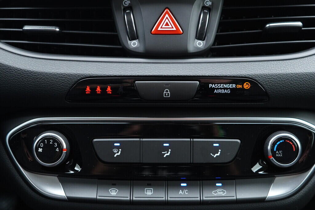 OV190V08781_28.webp_I30 Comfort 1.0 T-GDI 88 kW manuál, DPH