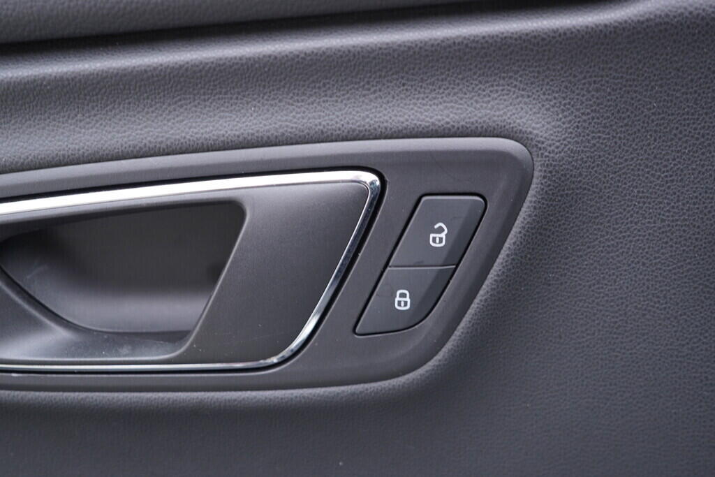 OV190V08796_21.webp_LEON ST FR 2.0 TDI 110 kW manuál