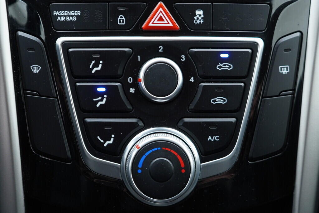 OV190V08807_30.webp_I30  1.6  88 kW manuál