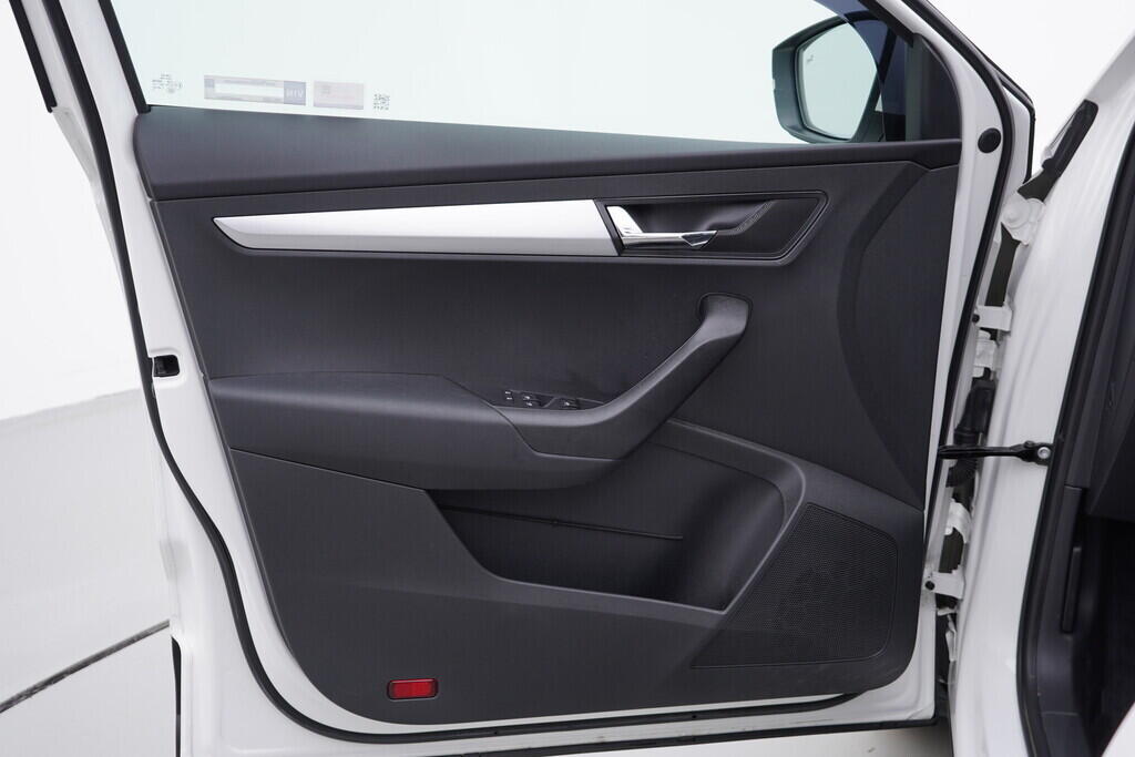 OV190V08817_19.webp_KAROQ Style 1.6 TDI 85 kW manuál