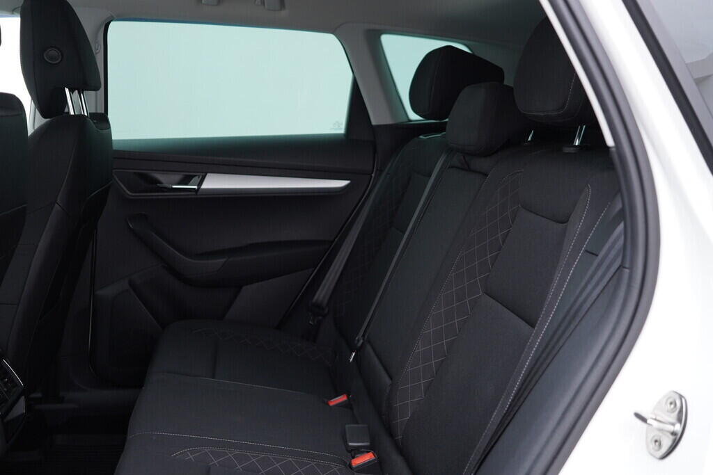 OV190V08817_37.webp_KAROQ Style 1.6 TDI 85 kW manuál