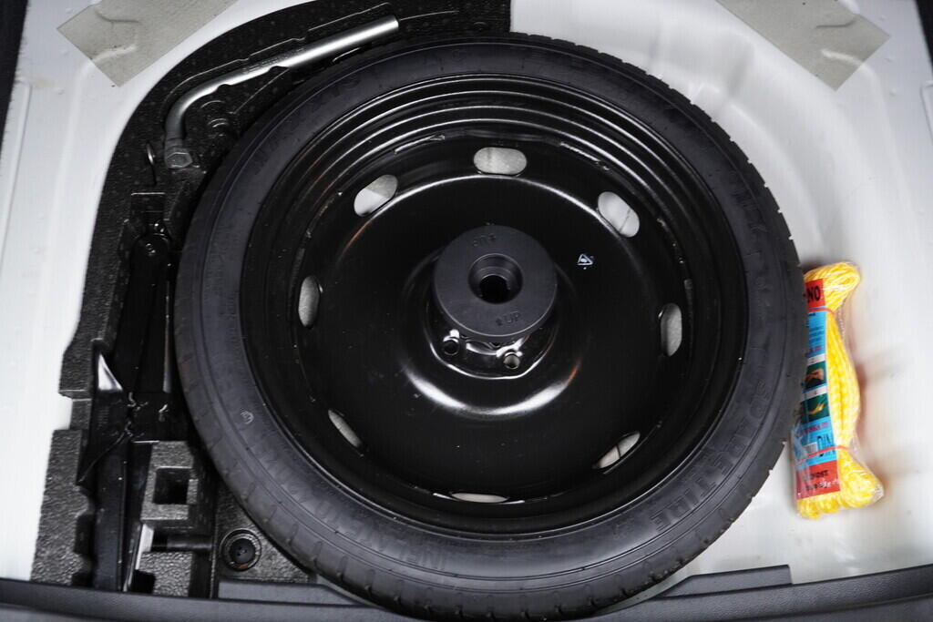 OV190V08817_41.webp_KAROQ Style 1.6 TDI 85 kW manuál