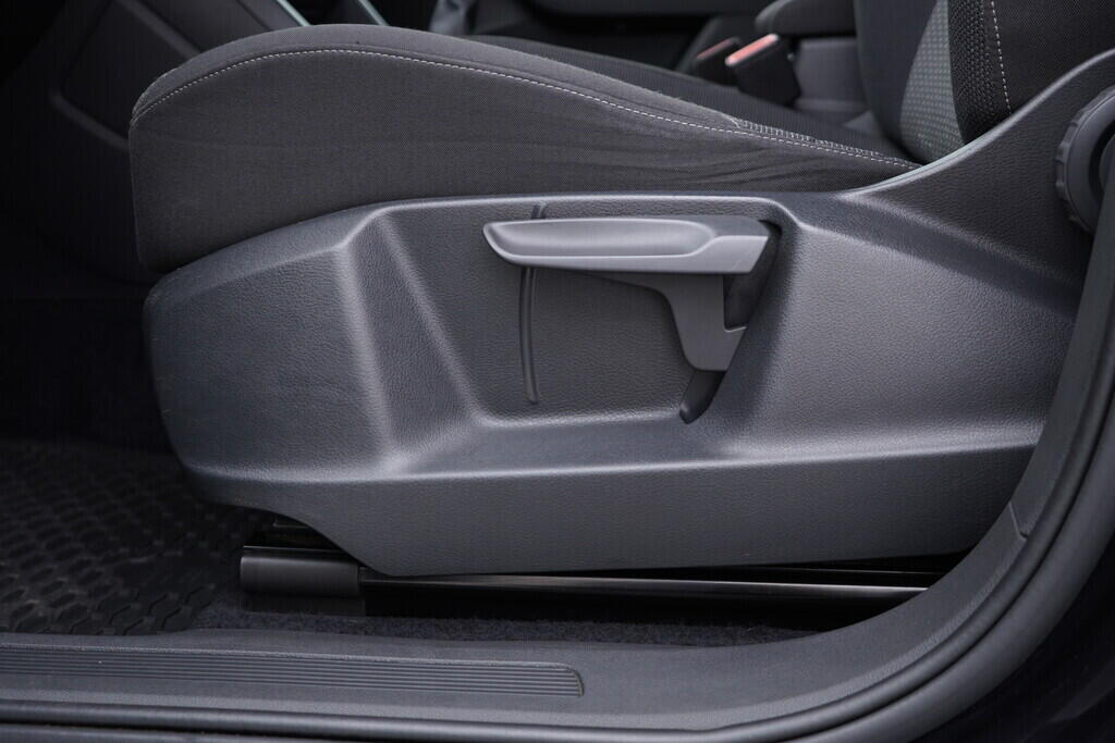 OV190V08819_21.webp_TOURAN Comfortline  1.6 TDI 81 kW manuál