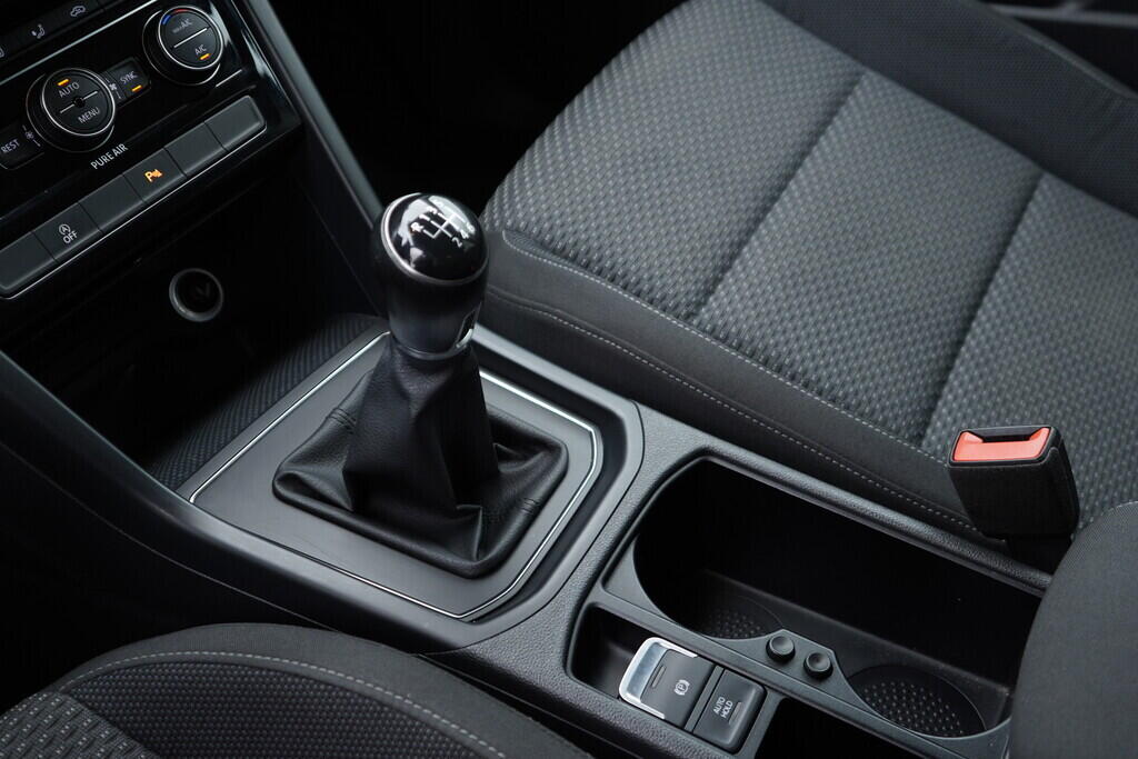 OV190V08819_30.webp_TOURAN Comfortline  1.6 TDI 81 kW manuál