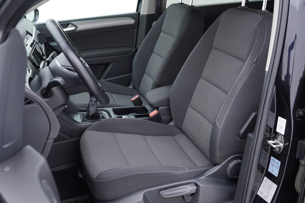 OV190V08819_31.webp_TOURAN Comfortline  1.6 TDI 81 kW manuál