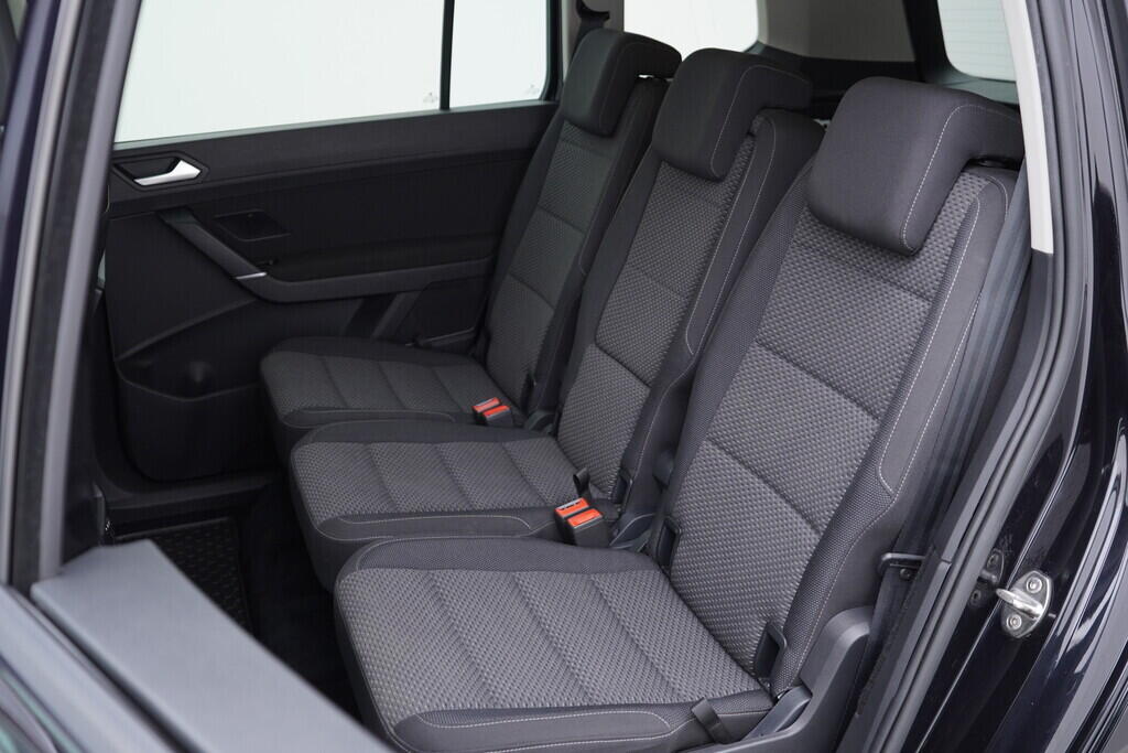 OV190V08819_35.webp_TOURAN Comfortline  1.6 TDI 81 kW manuál