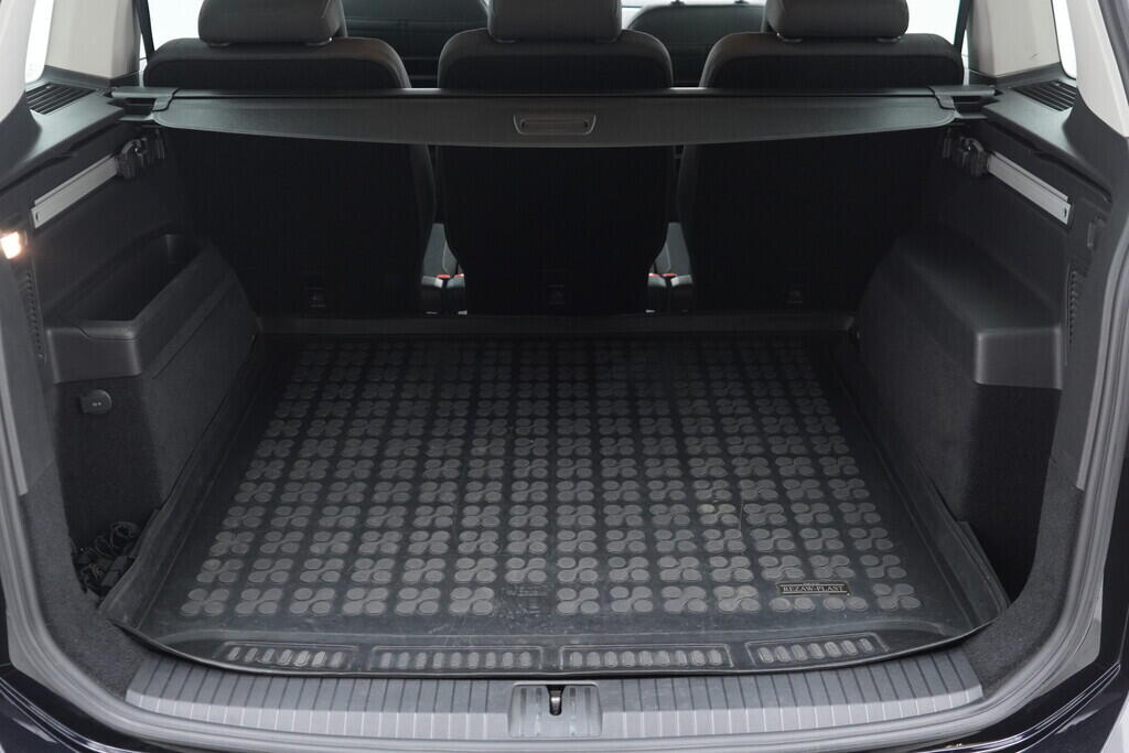 OV190V08819_37.webp_TOURAN Comfortline  1.6 TDI 81 kW manuál