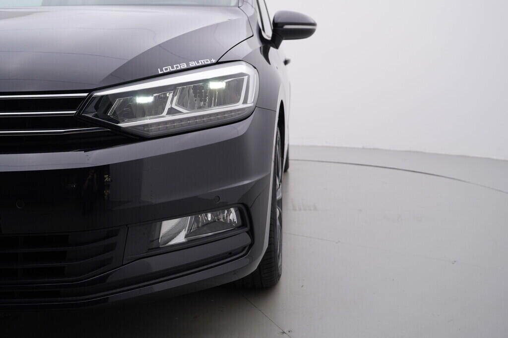 OV190V08819_41.webp_TOURAN Comfortline  1.6 TDI 81 kW manuál