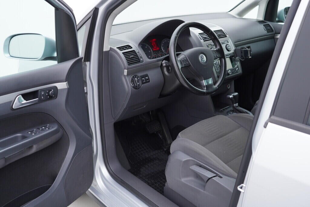 OV190V08820_18.webp_TOURAN Highline 1.9 TDI 77 kW automat