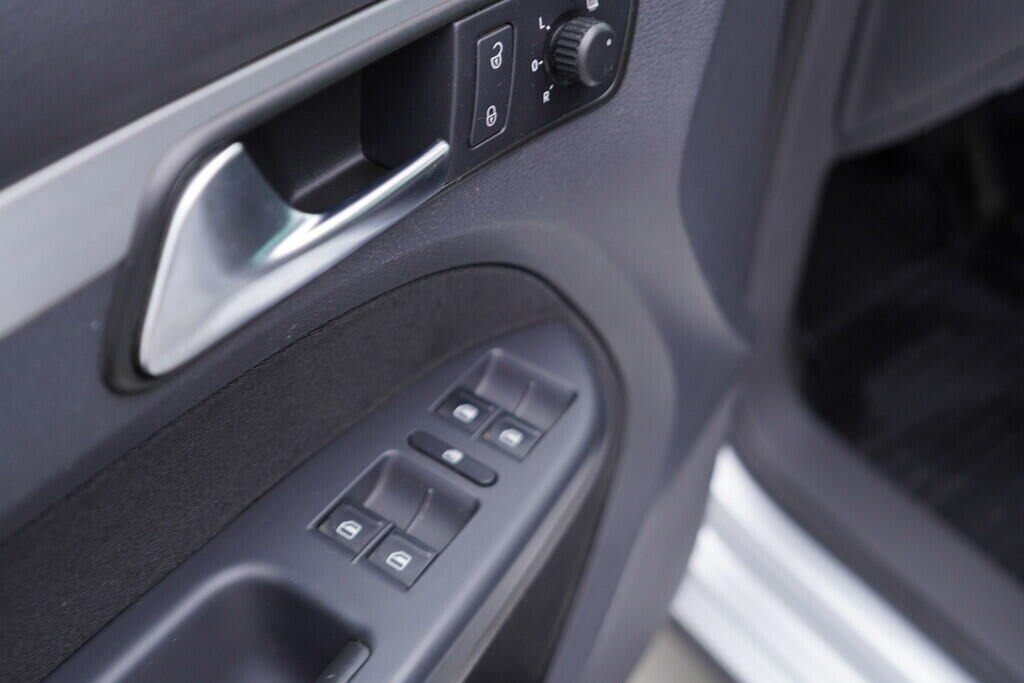 OV190V08820_20.webp_TOURAN Highline 1.9 TDI 77 kW automat