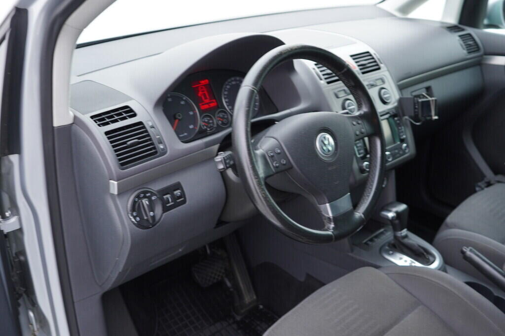 OV190V08820_21.webp_TOURAN Highline 1.9 TDI 77 kW automat