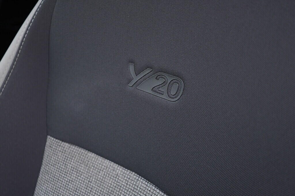 OV190V08821_22.webp_YARIS EDICE 20 1.5  82 kW manuál